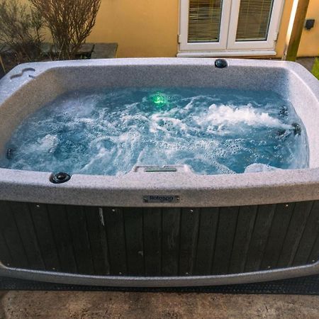 The Retreat, Own Hot Tub, Romantic Escape, Near Lyme Regis Exteriör bild