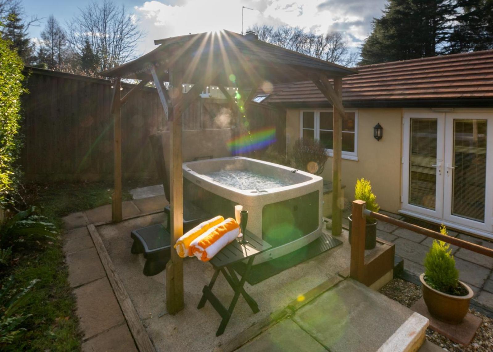 The Retreat, Own Hot Tub, Romantic Escape, Near Lyme Regis Exteriör bild