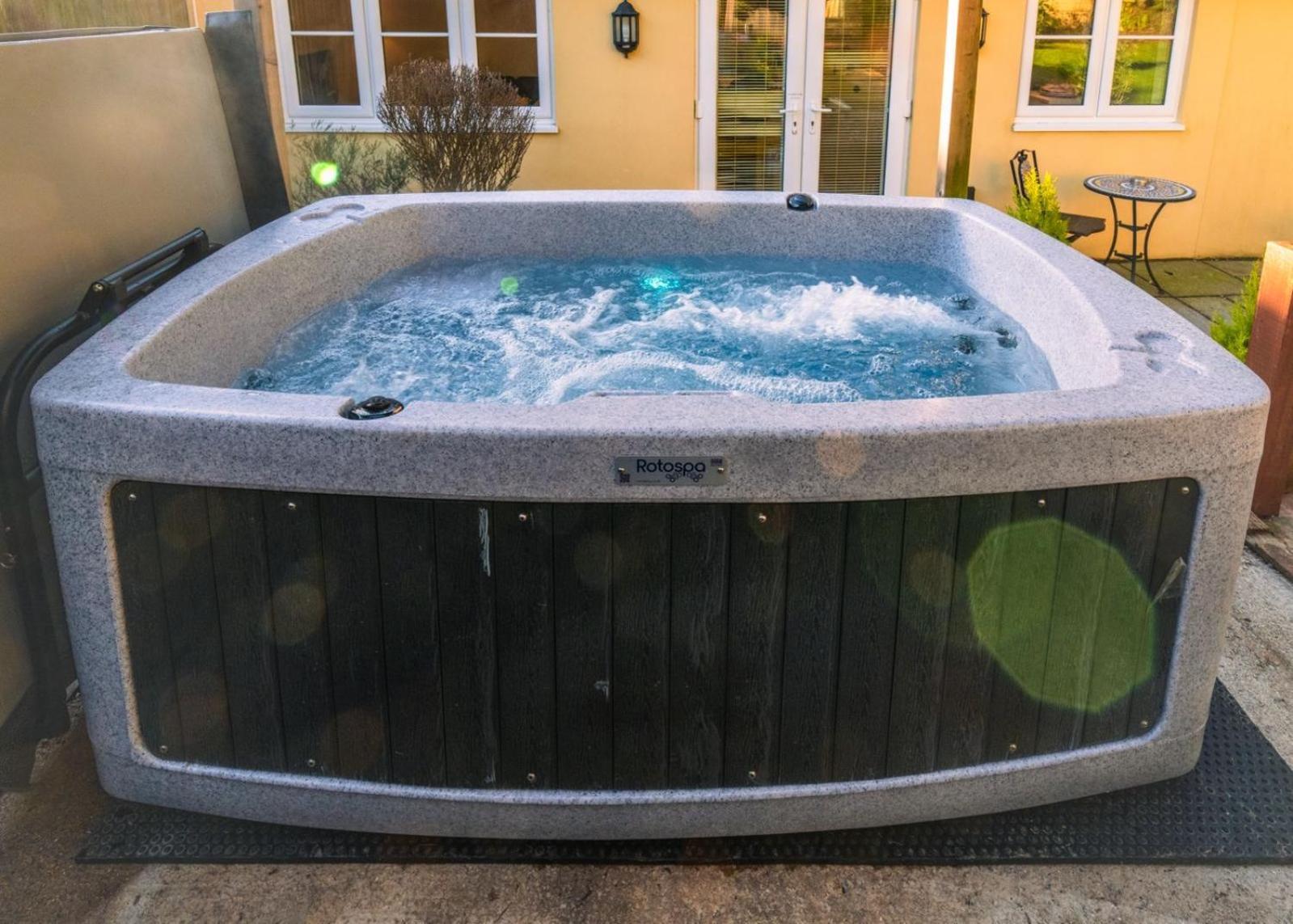 The Retreat, Own Hot Tub, Romantic Escape, Near Lyme Regis Exteriör bild